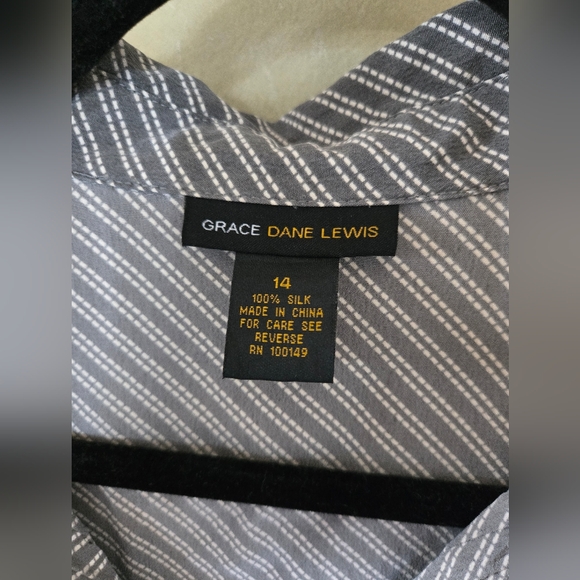 Grace Dane Lewis | Striped Silk Button-Up Shirt, Size 14 (Made Small) - Picture 4 of 7